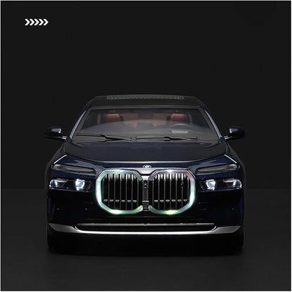 1:24 Scale BMW 7 Series i7 G70 Diecast Limousine Model with Sound & Light – Black/Blue