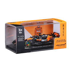 Bburago McLaren MCL39 Lando Norris #4 F1 Diecast Model Car – 1:43 Scale (Acrylic Box)