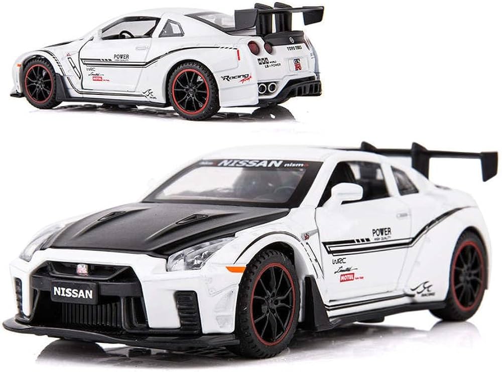 1:32 Nissan GTR White Diecast Pullback Car – Metal Toy Model