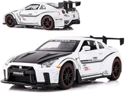 1:32 Nissan GTR White Diecast Pullback Car – Metal Toy Model