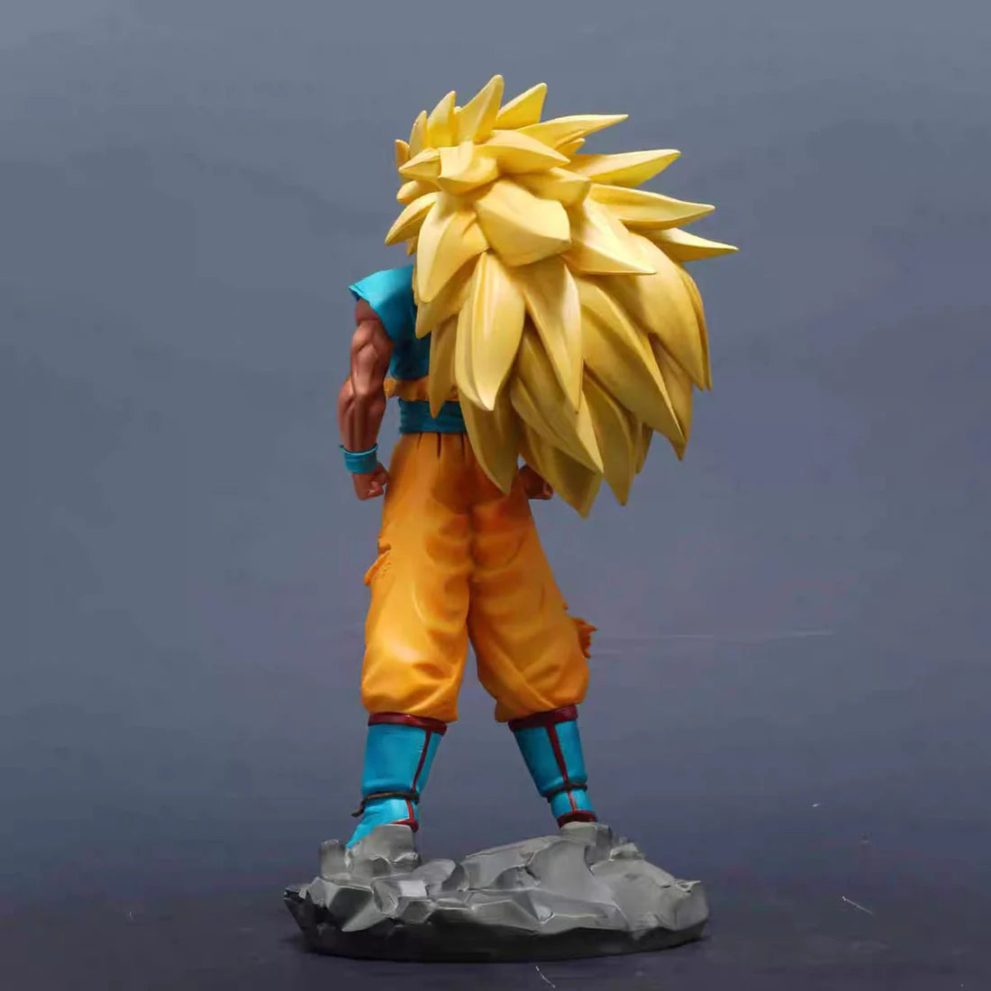 Goku Super Saiyan 3 Classic Figure – 27 cm Dragon Ball Z Collectible