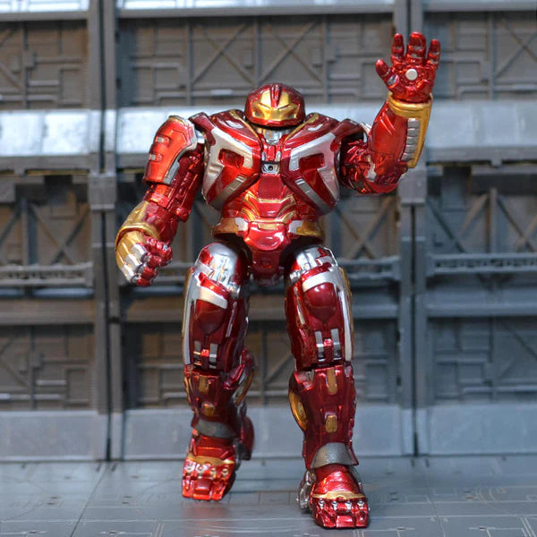 Hulkbuster Iron Armor 20 cm Die‑Cast Look Figure with Rocky Display Base – Red/Gold