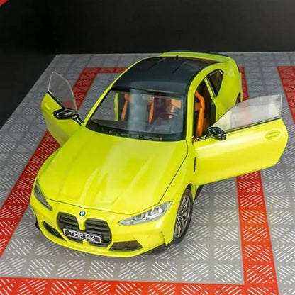 1:24 Scale BMW M4 G82 Coupe Diecast Model – Sao Paulo Yellow with Black Roof