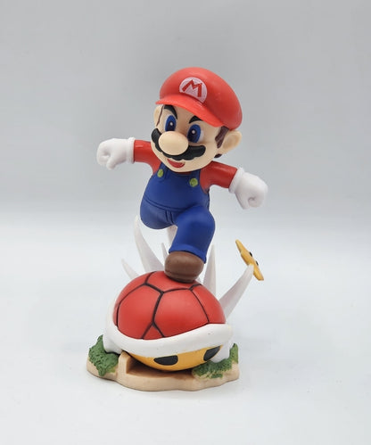 Super Mario 15 cm Collectible Figure – Jump Pose on Spiked Turtle Shell Base