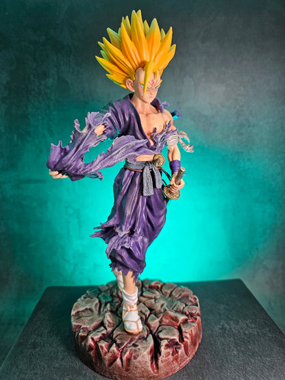 Dragon Ball Samurai Super Saiyan Goku 28 cm Deluxe Statue – Torn Gi and Stone Base